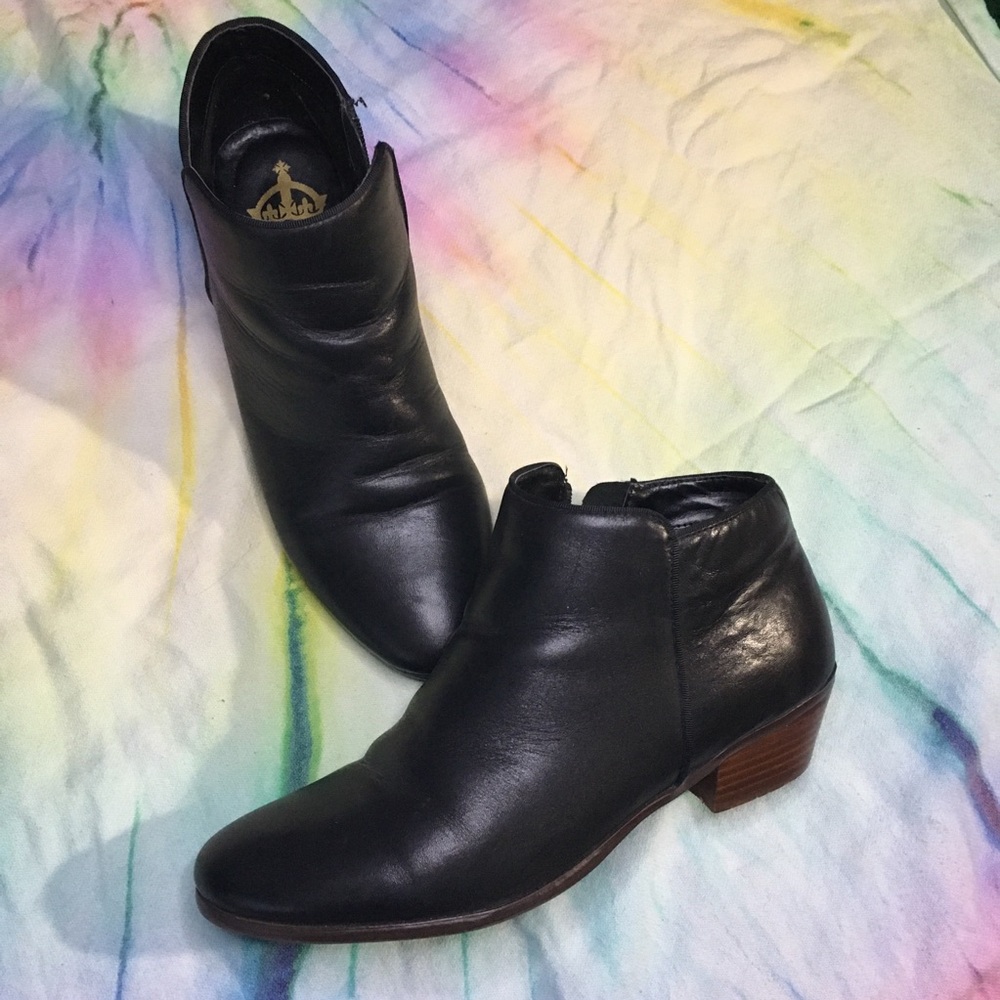 Black Crown Vintage Ankle Booties (9.5)